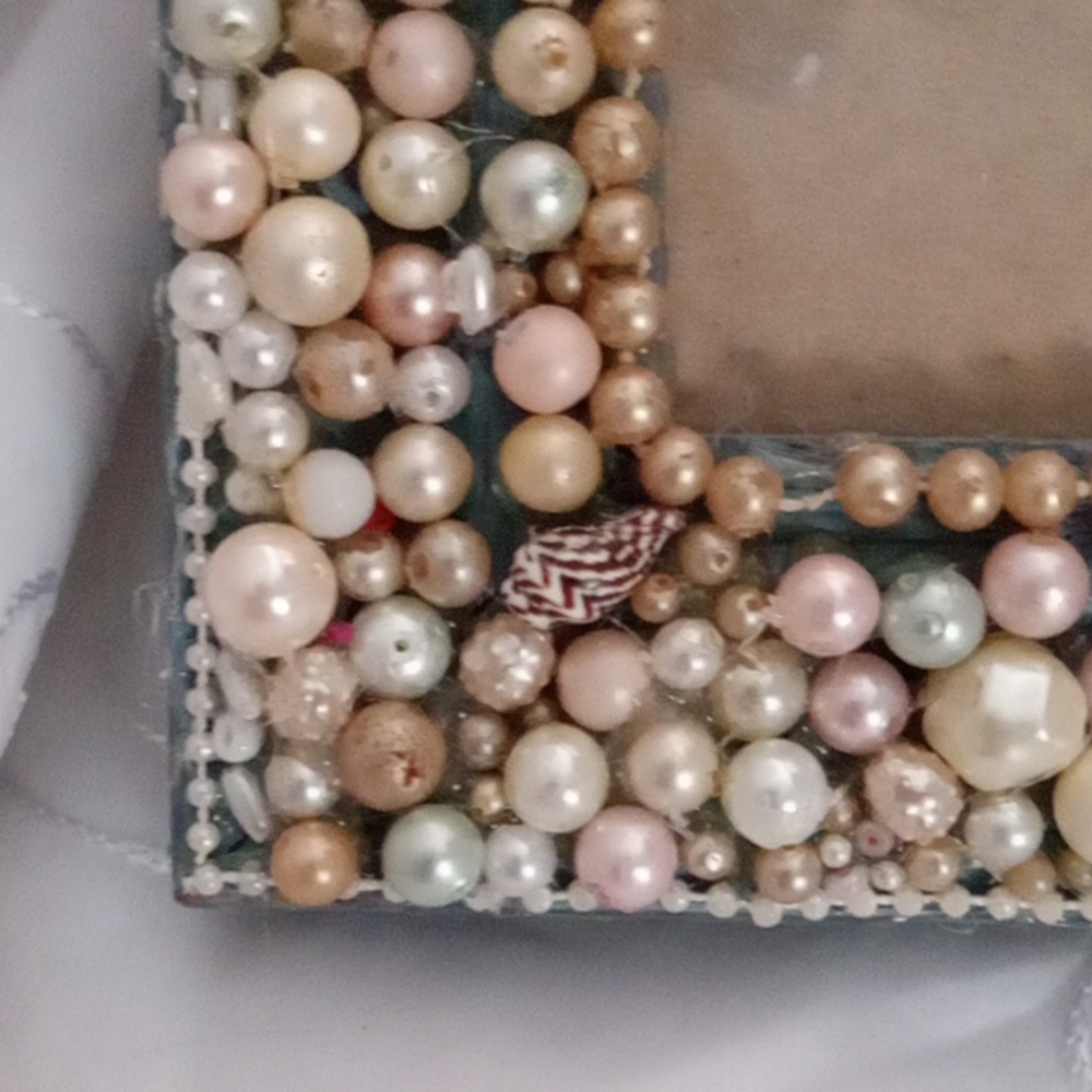 Beautiful Beaded Seashell Picture Frame - Picture 2 of 10